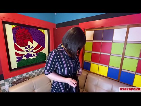 ❤️ Japanesch Cutie mat groussen Titten masturbéiert mat Sexspillsaachen an huet en Orgasmus. Si schwätzt an engem Interview iwwer hir fucking Erfahrung. Riesen Titten an haare Muschi krauchen haart. Osakaporn Sexvideo bei eis ❌❤